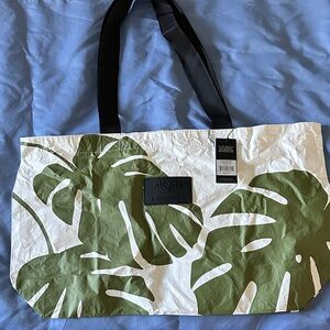 ALOHA COLLECTION Monstera Holo Holo Tote